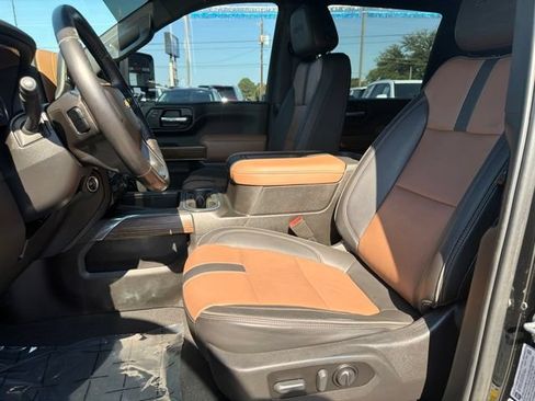 Used 2022 Chevrolet Silverado 2500 High Country w/ Z71 Off-Road Package AWD/4WD image 15