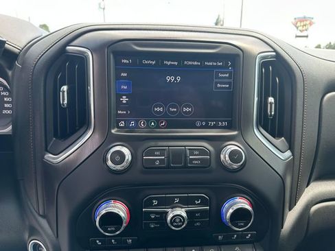 Used 2022 GMC Sierra 2500 AT4 w/ AT4 Premium Plus Package AWD/4WD image 15