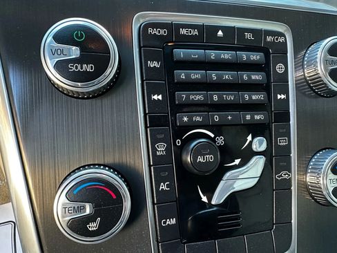 Used 2015 Volvo XC60 T5 w/ Proximity Package image 24