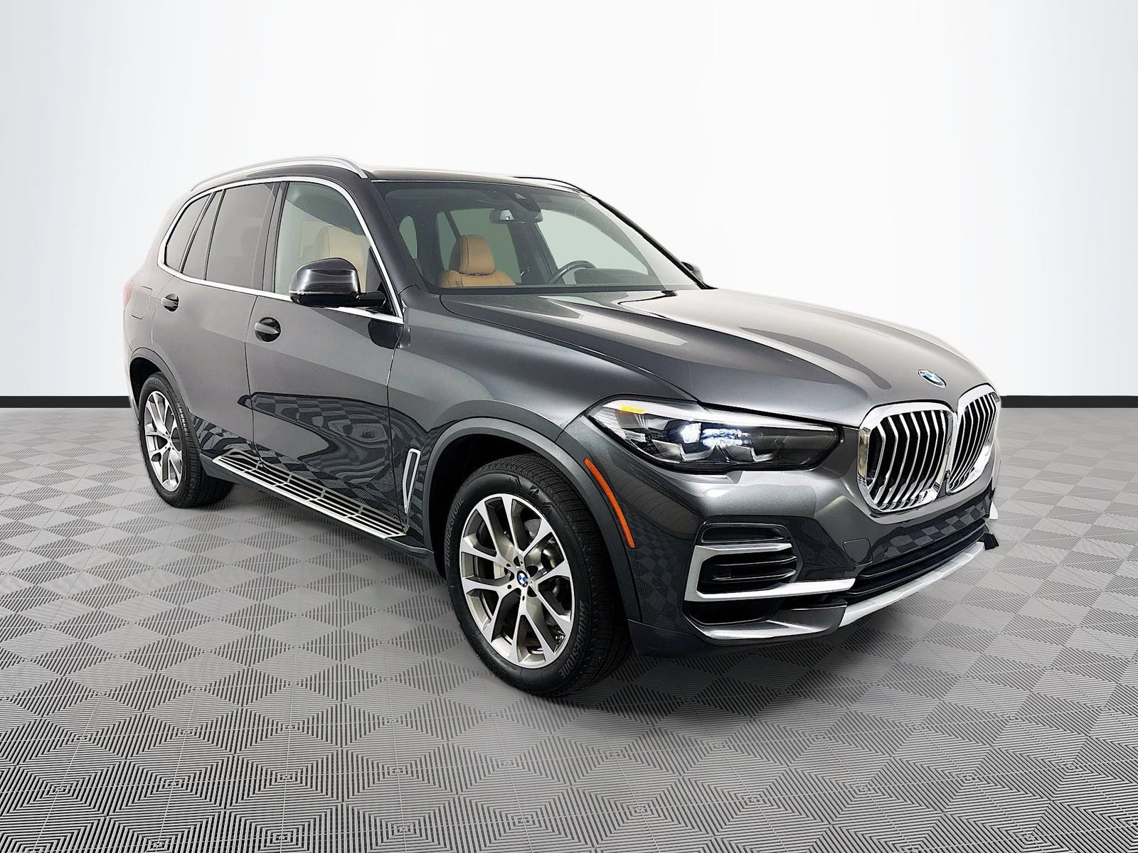 Used 2023 BMW X5 xDrive40i w/ Parking Assistance Package AWD/4WD image 1