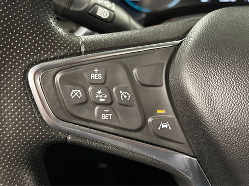 Used 2021 Chevrolet Equinox LS image 23