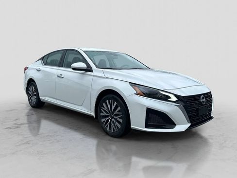 Certified 2023 Nissan Altima 2.5 SV AWD/4WD image 7
