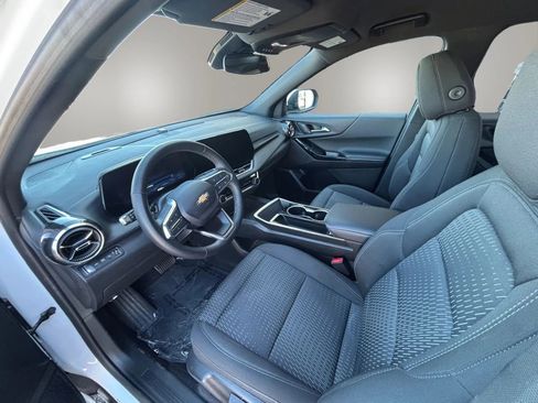 Used 2025 Chevrolet Equinox LT image 7