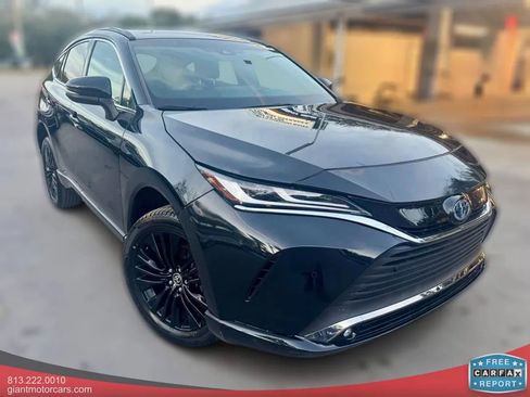 Used 2024 Toyota Venza Limited image 3