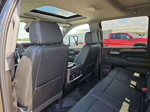 New 2025 GMC Sierra 2500 Denali w/ Denali Reserve Package image 11