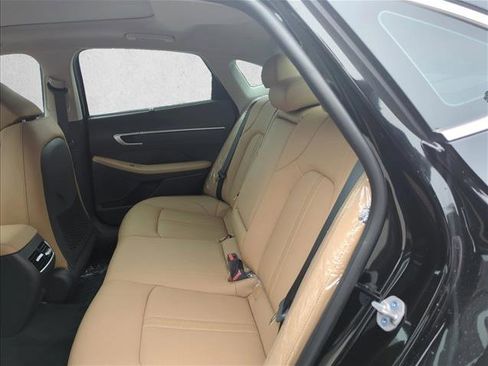 Certified 2025 Hyundai Sonata Limited FWD image 16