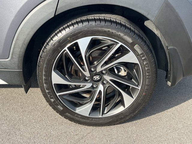 Used 2019 Hyundai Tucson Sport FWD image 11