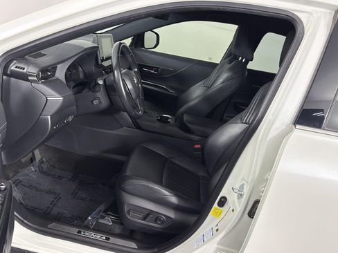 Used 2021 Toyota Venza XLE w/ Softex Package AWD/4WD image 13