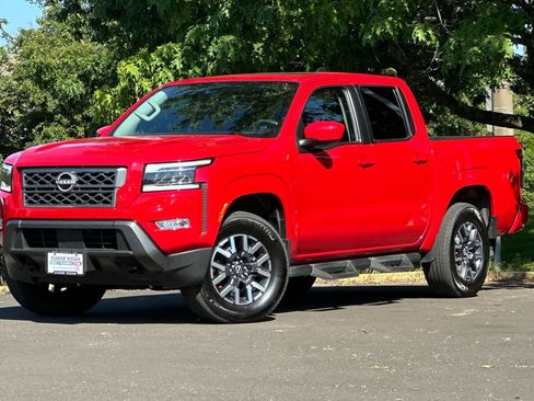 Used 2024 Nissan Frontier SL w/ Technology Package AWD/4WD image 1