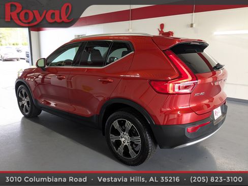 Used 2021 Volvo XC40 T5 Inscription image 2