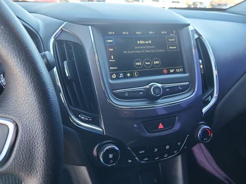 Used 2019 Chevrolet Cruze LT w/ LT Fleet Convenience Package image 22