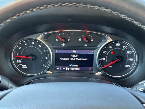 Used 2023 GMC Terrain SLT image 11