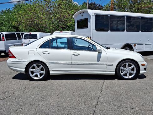 Used 2007 Mercedes-Benz C 230 Sedan image 8