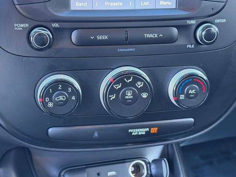 Used 2019 Kia Soul image 18