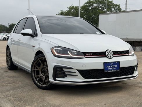 Used 2019 Volkswagen GTI SE FWD image 2