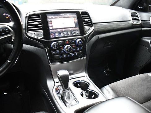 Used 2020 Jeep Grand Cherokee Altitude image 29