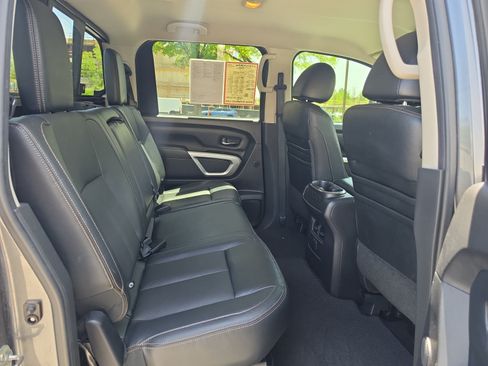 Used 2016 Nissan Titan SL AWD/4WD image 24