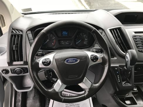 Used 2017 Ford Transit 250 RWD image 11
