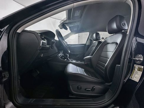 Used 2024 Volkswagen Jetta SE FWD image 13