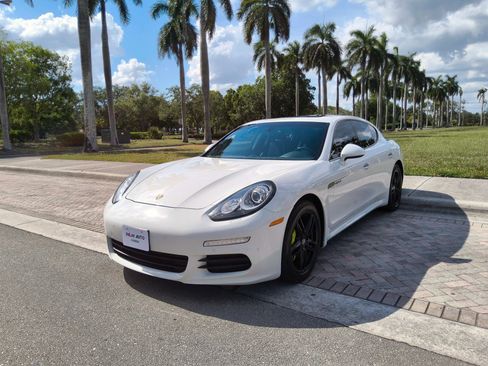 Used 2016 Porsche Panamera S RWD image 3