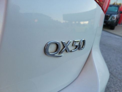 Used 2016 INFINITI QX50 2WD w/ Premium Plus Package image 11