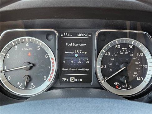 Used 2017 Nissan Titan SV image 11