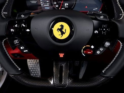 Certified 2025 Ferrari Roma Spider RWD image 40
