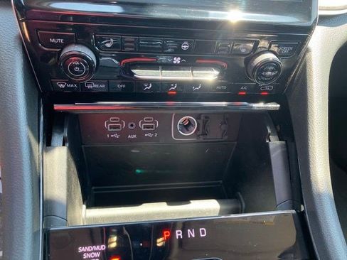 Certified 2023 Jeep Grand Cherokee Limited w/ Black Appearance Package AWD/4WD image 14