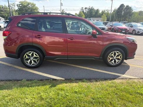 Used 2023 Subaru Forester Premium AWD/4WD image 4