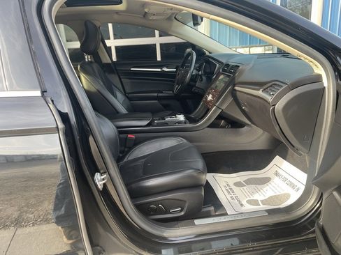 Used 2018 Ford Fusion Titanium image 20