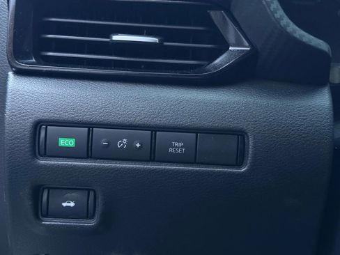 Used 2021 Nissan Sentra SV w/ Trunk Package image 32