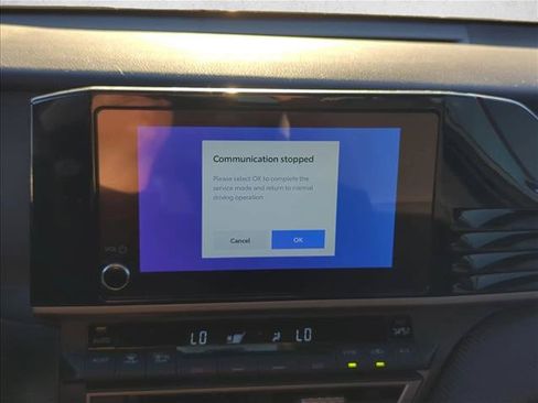 Used 2025 Toyota Camry SE FWD image 18