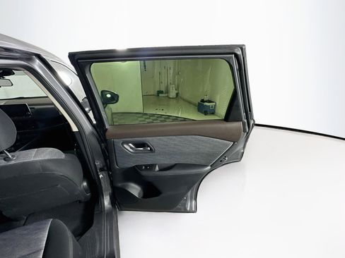Used 2023 Nissan Rogue SV FWD image 28