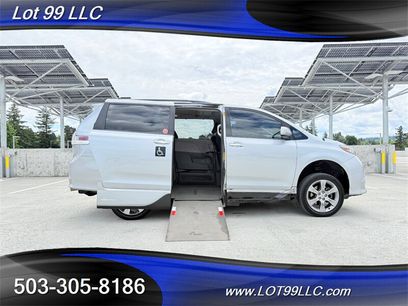 Used 2014 Toyota Sienna SE w/ SE Premium Package w/Entune