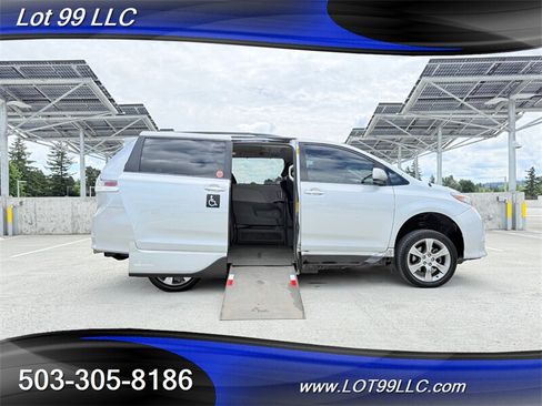 Used 2014 Toyota Sienna SE w/ SE Premium Package w/Entune FWD image 1