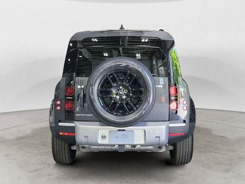 New 2025 Land Rover Defender 110 S image 4