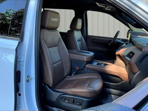 Used 2022 Chevrolet Suburban High Country image 18