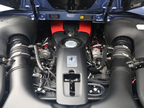 Certified 2021 Ferrari F8 Tributo RWD image 30