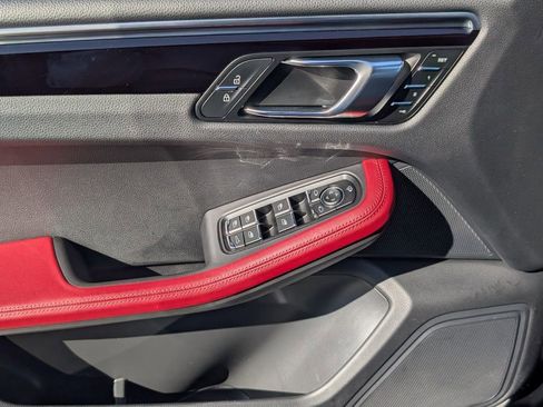 Used 2023 Porsche Macan image 20