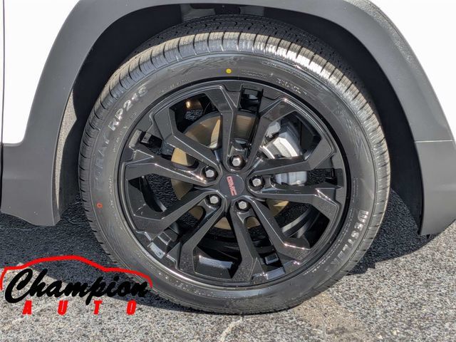 Used 2022 GMC Terrain SLT w/ Infotainment Package II FWD image 12