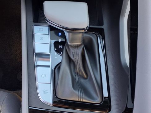 New 2025 Hyundai Elantra SEL image 22