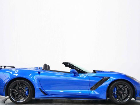 Used 2019 Chevrolet Corvette ZR1 RWD image 2