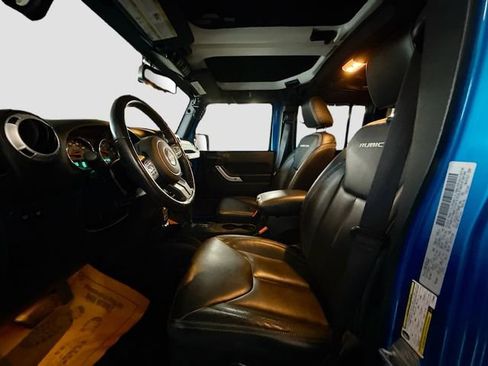 Used 2015 Jeep Wrangler Unlimited Rubicon w/ Connectivity Group image 22