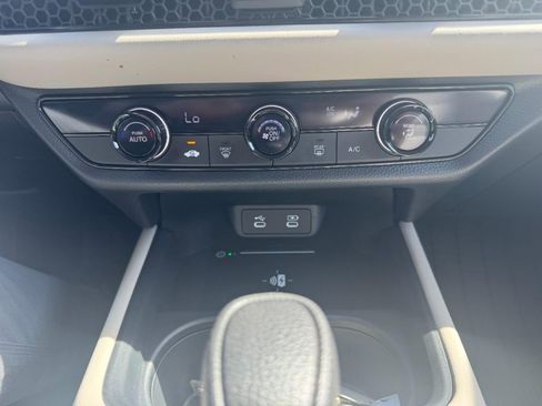 Certified 2026 Honda HR-V LX image 25