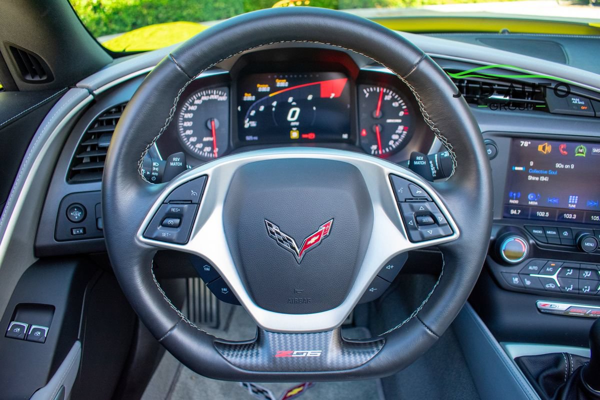 Used 2018 Chevrolet Corvette Z06 RWD image 17