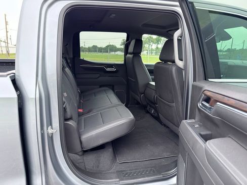 Used 2025 GMC Sierra 1500 SLT AWD/4WD image 24