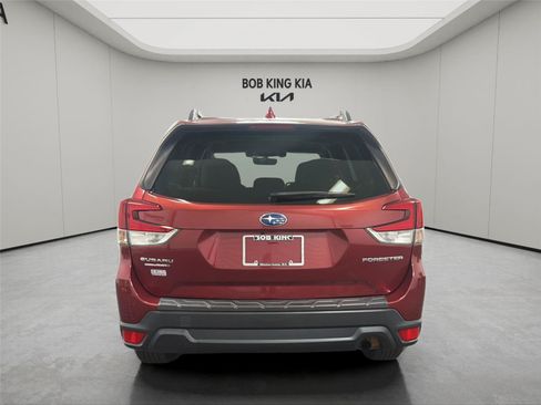 Used 2019 Subaru Forester Premium w/ All-Weather Package AWD/4WD image 4