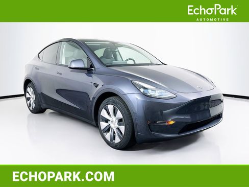 Used 2023 Tesla Model Y Long Range AWD/4WD image 1