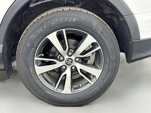 Used 2018 Toyota RAV4 XLE image 40