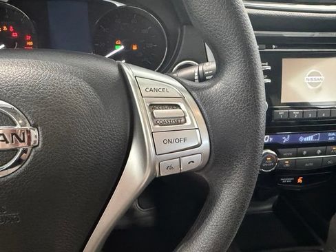 Used 2016 Nissan Rogue SV AWD/4WD image 13
